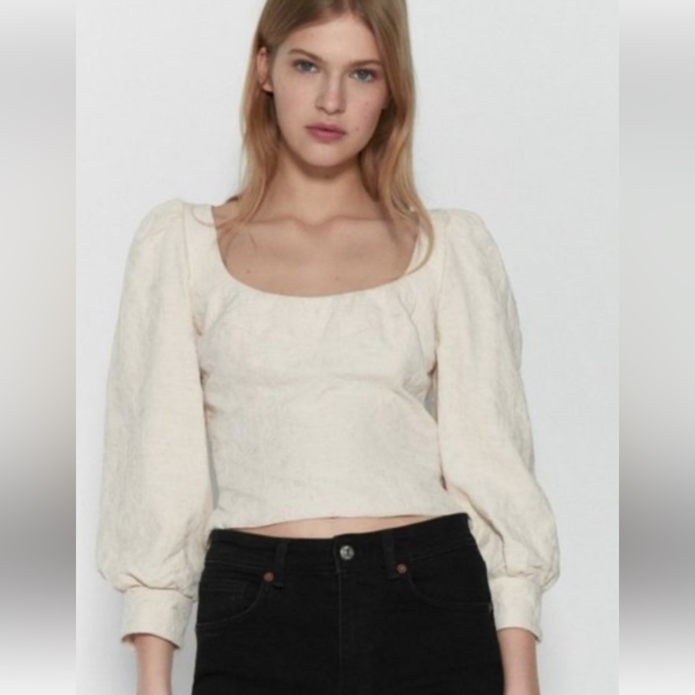 Zara Size Large Ecru Balloon Sleeve Top